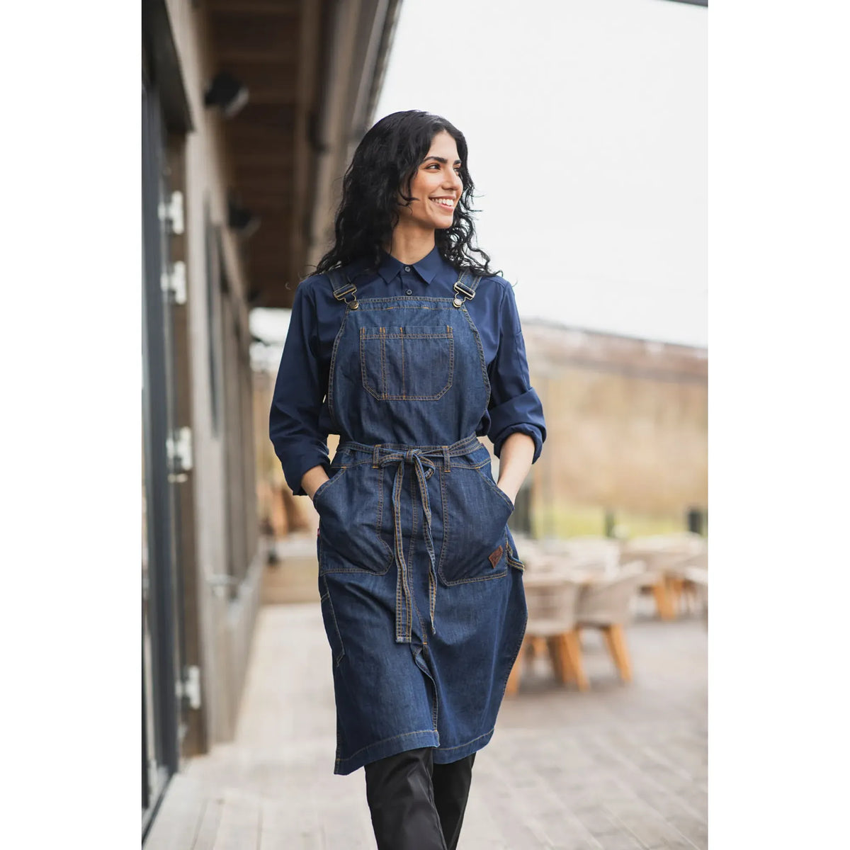 1013 navy unisex stretch shirt worn by staff by Segers