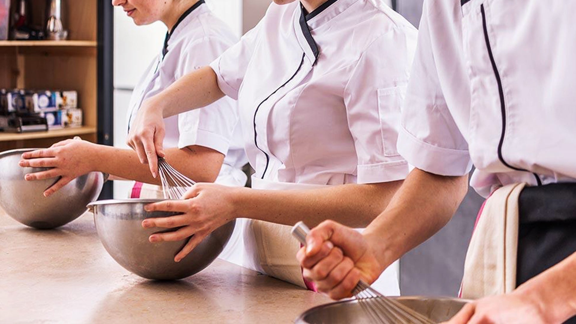 Best Chef Coats for Students: A Complete Guide to Choosing the Right Culinary School Uniform